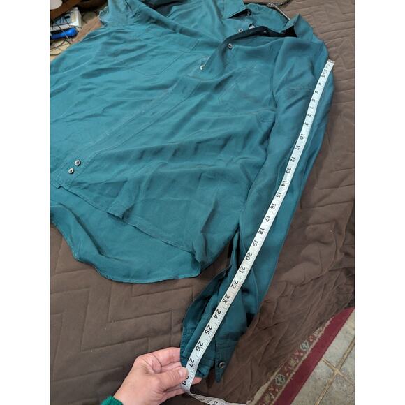 100% silk long sleeve women's collared button up dress shirt by Nine Twenty East - Picture 8 of 9